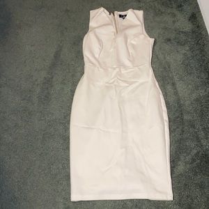 Stunning Lulu’s white dress with a gold zipper down the back